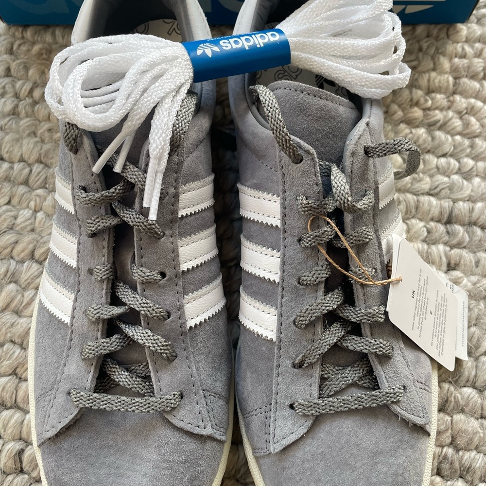 New Adidas Campus 80 Men’s Gray Suede Sneakers with White Stripes